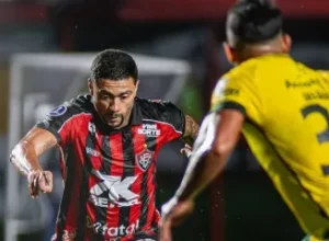 Vitoria-Sul-Americana-Defensa-e1746575957135